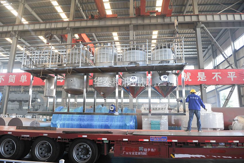 國內案例|浙江客戶5T茶籽油榨油、1T精煉項目設備發貨現場